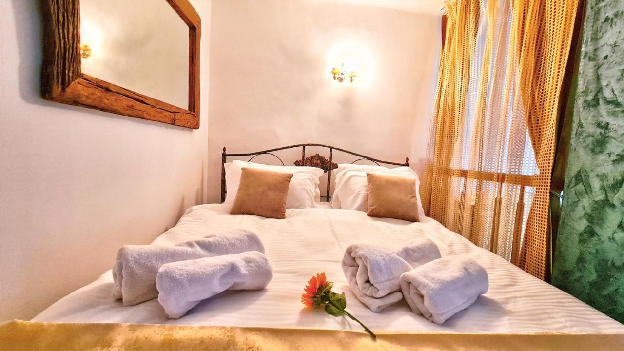 Appartamento Royal Mansion In Unirii Square Cluj-Napoca Esterno foto