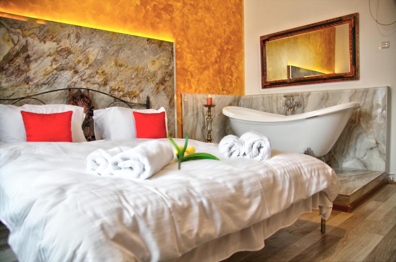 Appartamento Royal Mansion In Unirii Square Cluj-Napoca Esterno foto
